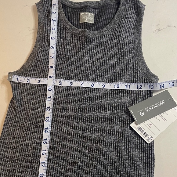 Athleta Renew Ribbed Reg Tank in Charcol Size Small NWT - Picture 2 of 4